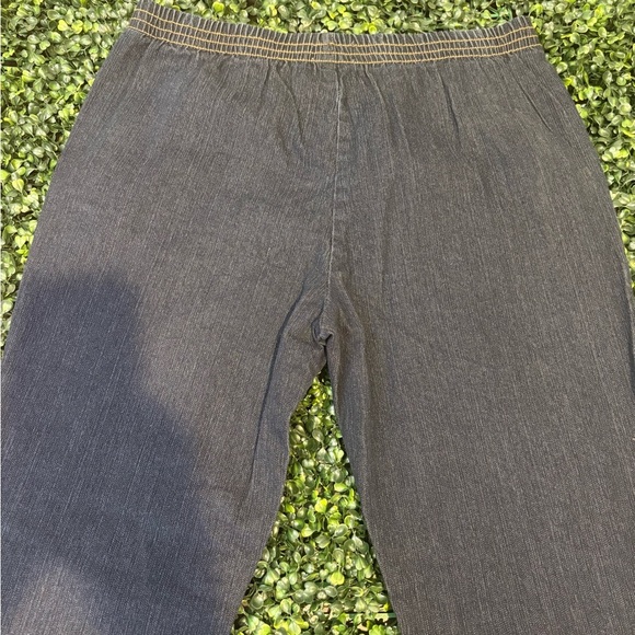 Laura Scott - Picture 3 of 14